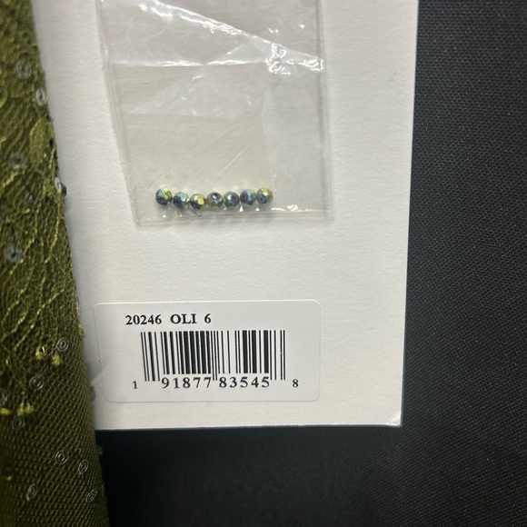 Mac Duggal 20246 NWT FEATHERED CRYSTAL EMBELLISHED SLEEVELESS GOWN - Picture 8 of 9